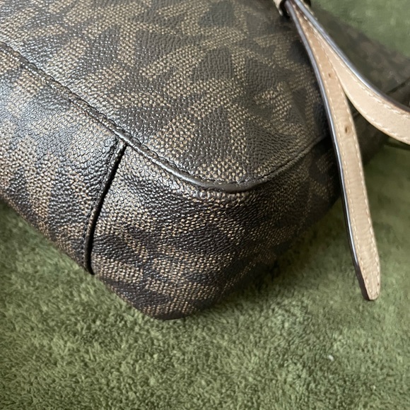 🌸MICHAEL KORS Crossbody bag🌸 - Picture 8 of 16